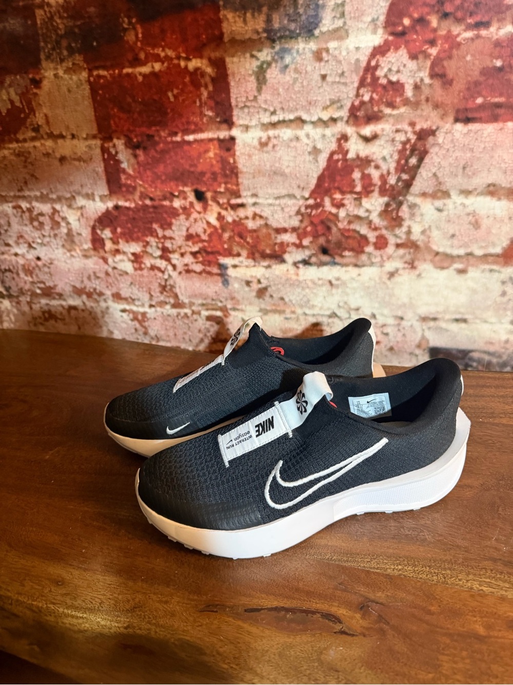 Nike interact run Easton Men’s Black and White Slip-On Sneakers